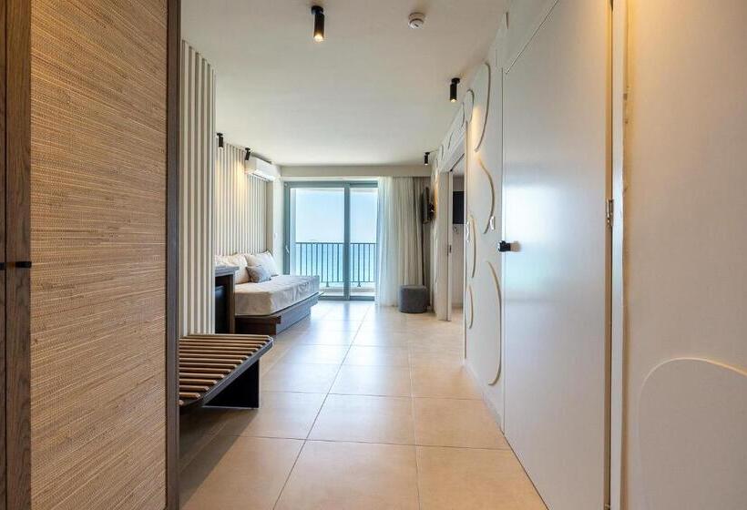 جناح سوبيريور مطل علي البحر, Alia Beach Hotel By Estia