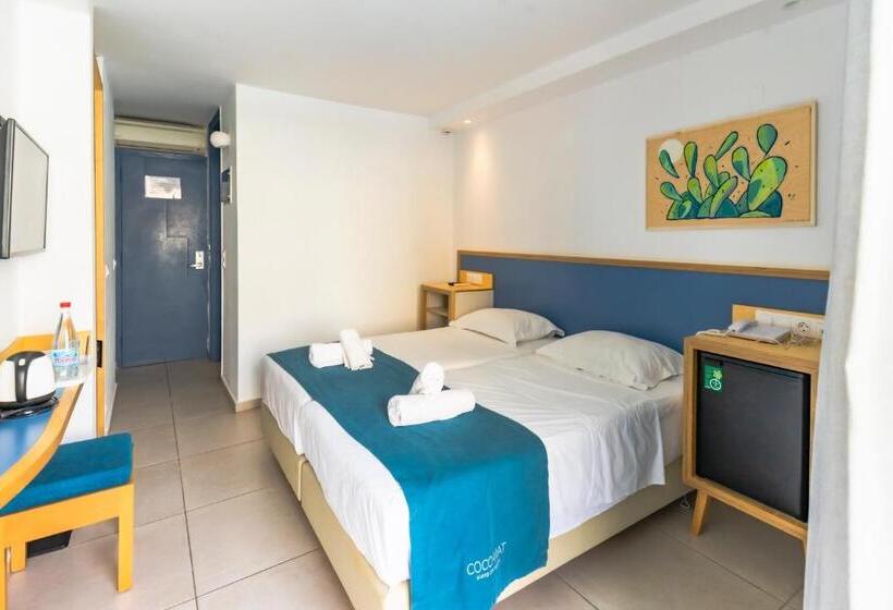 غرفة قياسية مطلّة علي حمام السباحة, Alia Beach Hotel By Estia