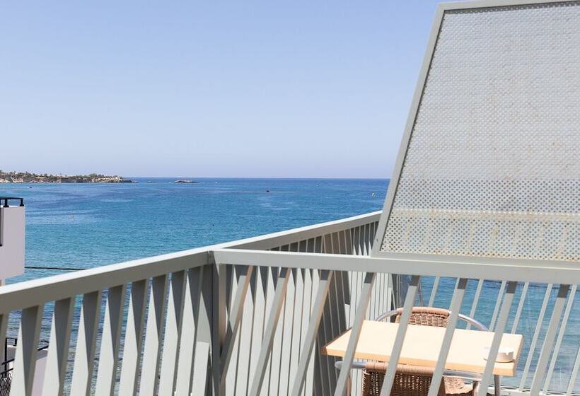 غرفة قياسية إطلالة جانبية علي البحر, Alia Beach Hotel By Estia