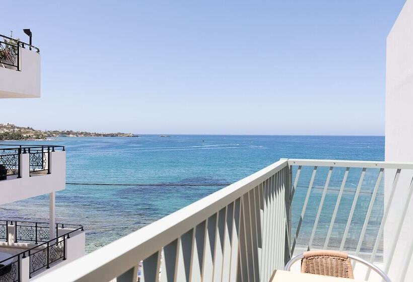 غرفة قياسية إطلالة جانبية علي البحر, Alia Beach Hotel By Estia