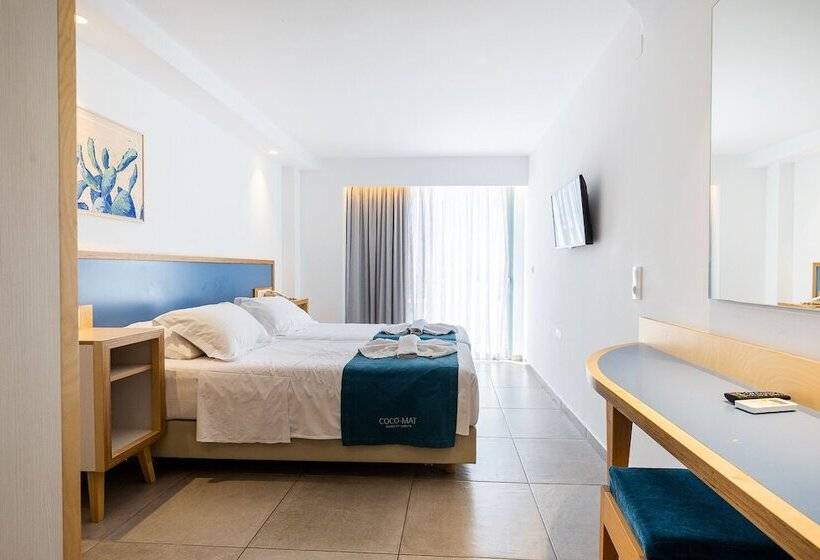 غرفة قياسية إطلالة جانبية علي البحر, Alia Beach Hotel By Estia