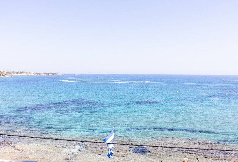 جناح سوبيريور مطل علي البحر, Alia Beach Hotel By Estia