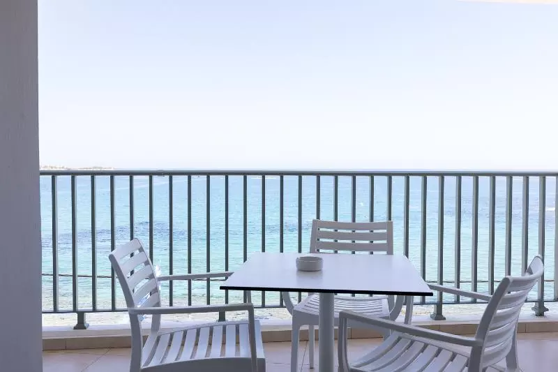 オーシャンビュースーペリアースイート, Alia Beach Hotel By Estia