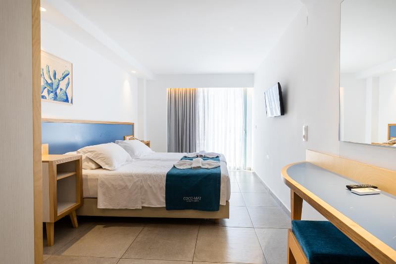 Номер Стандарт Боковой Вид на Море, Alia Beach Hotel By Estia
