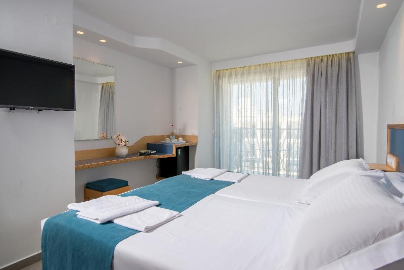 غرفة قياسية مطلّة علي حمام السباحة, Alia Beach Hotel By Estia