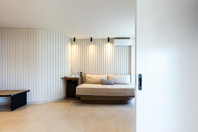 جناح إدارى مطل على البحر, Alia Beach Hotel By Estia