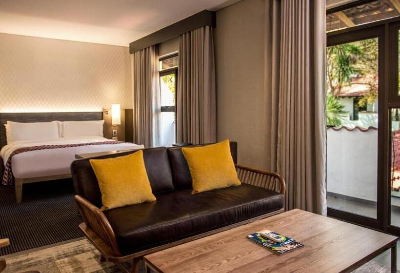 Люкс, Garden Court Polokwane