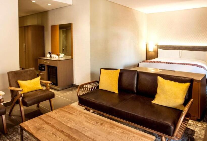 Люкс, Garden Court Polokwane