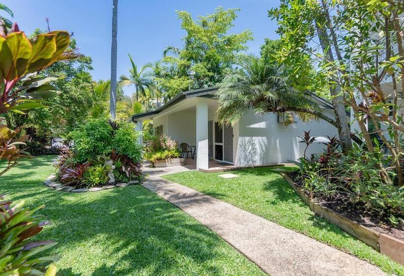 インサイドのスタンダードスタジオ, Garrick House