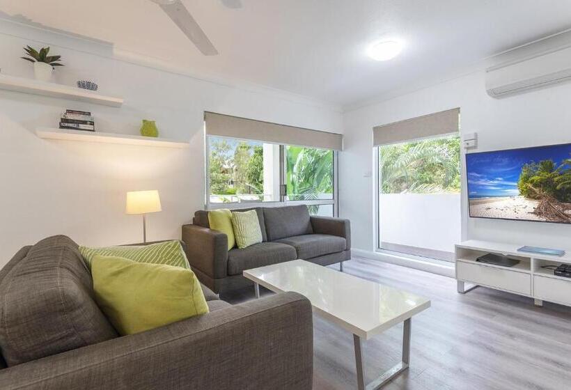 インサイド２ベッドルームアパートメント, Garrick House