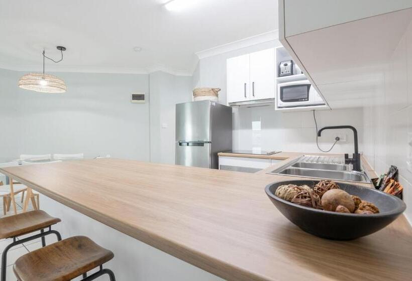 インサイド２ベッドルームアパートメント, Garrick House