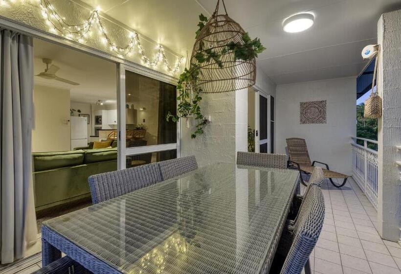 バルコニー付２ベッドルームアパートメント, Garrick House