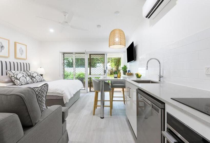 デラックススタジオ, Garrick House