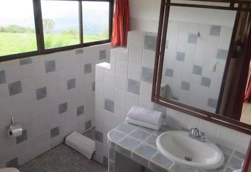 اتاق استاندارد سه نفره, Guayabo Lodge