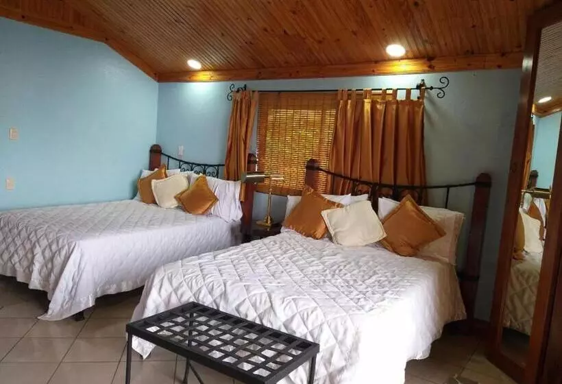 سوییت جونیور, Guayabo Lodge