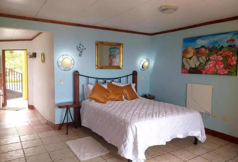 سوییت جونیور, Guayabo Lodge