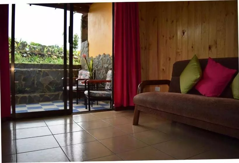 اتاق لوکس, Guayabo Lodge