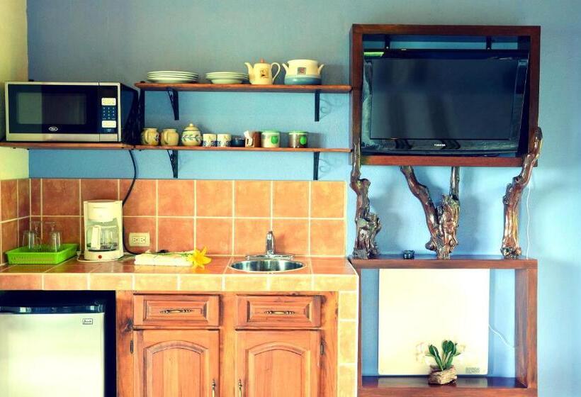 Полулюкс, Guayabo Lodge