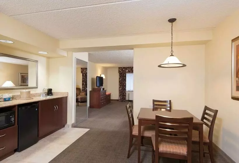 スイート, Hampton Inn Schenectady Downtown