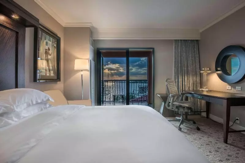 キングサイズベッドのスタンダードルーム, Hilton Dallas/rockwall Lakefront