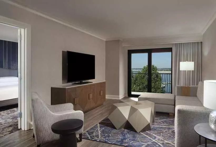 キングサイズベッドのスイートルーム, Hilton Dallas/rockwall Lakefront
