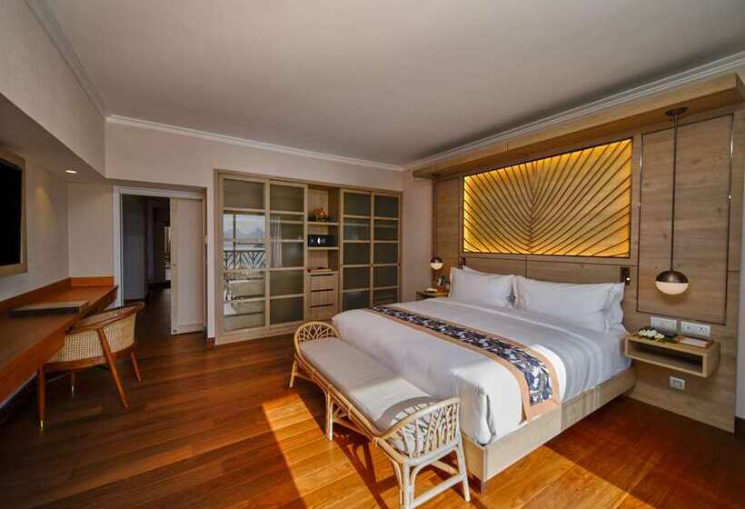 מיטת קינג בסוויטה, Hilton Dallas/rockwall Lakefront