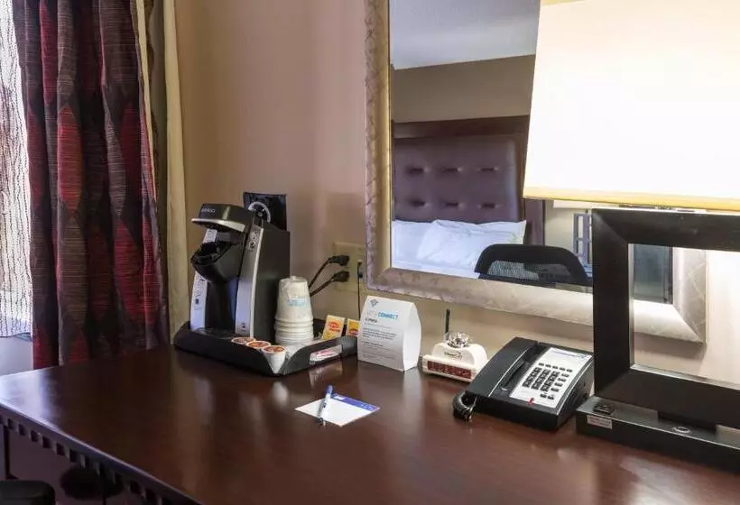 障害者適応デラックスルーム, Holiday Inn Express Hartford Newington, An Ihg