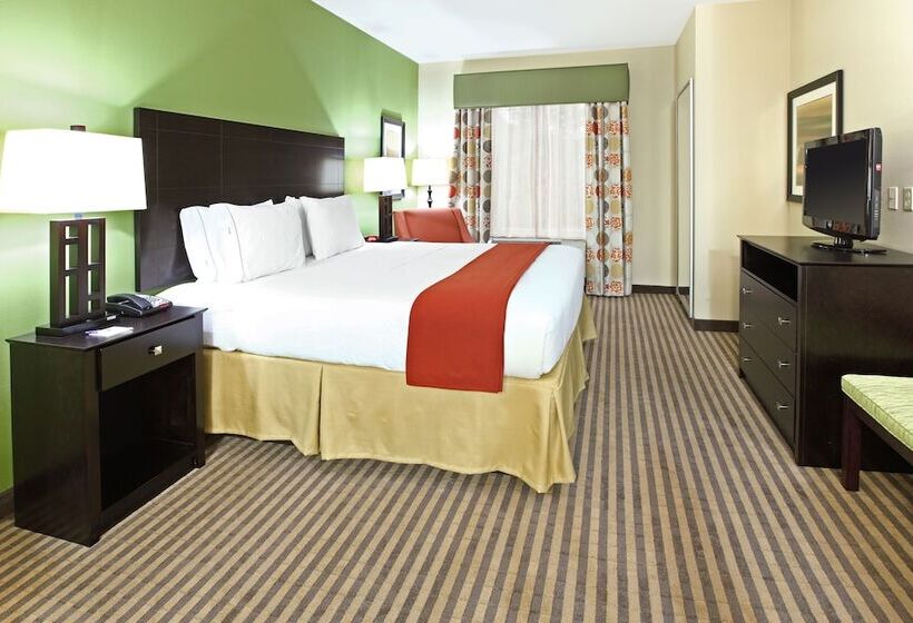 スイート, Holiday Inn Express & Suites Maumelle, An Ihg