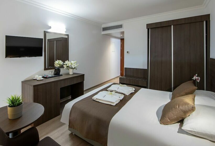 スーペリアールーム, Kapetanios Limassol