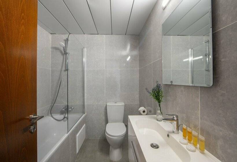 수피리어 룸, Kapetanios Limassol