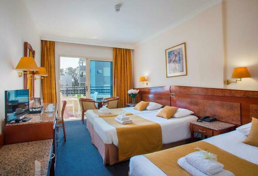 スーペリアトリプルルーム, Kapetanios Limassol