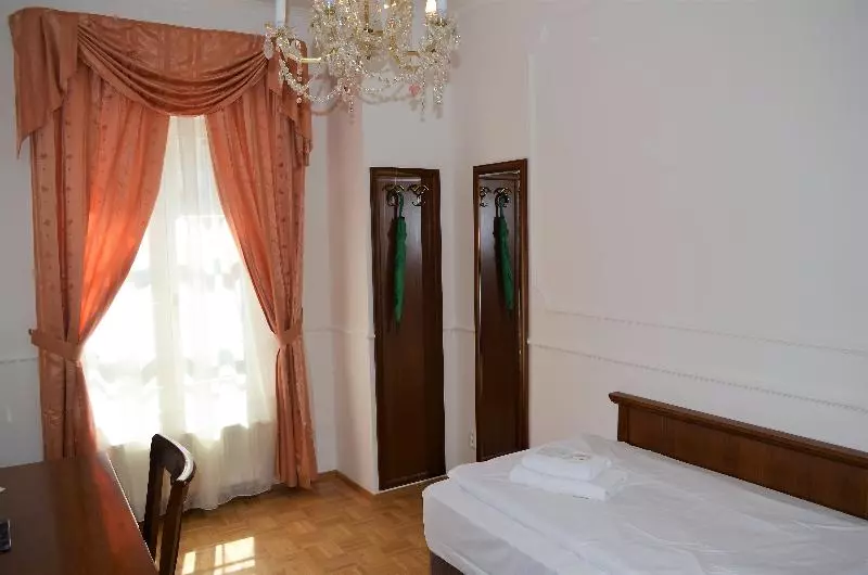 اتاق استاندارد یک نفره, Renesance Krasna Kralovna
