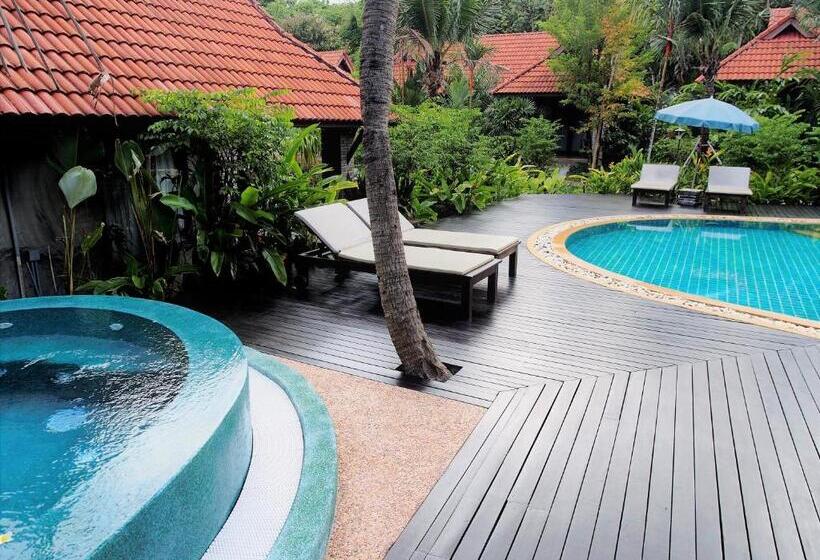 Номер Deluxe Вид на Бассейн, Tropicana Lanta Resort