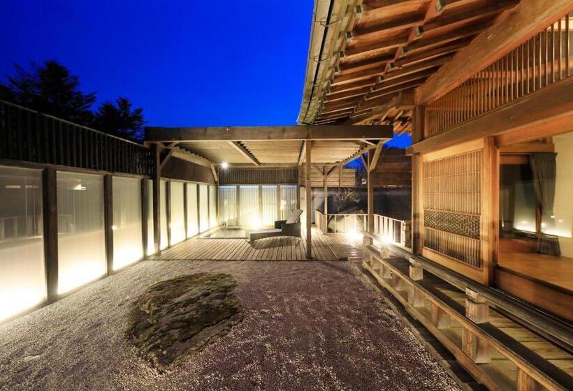 سوئیت ریاست جمهوری 2 خوابه, Fuji Onsenji Yumedono