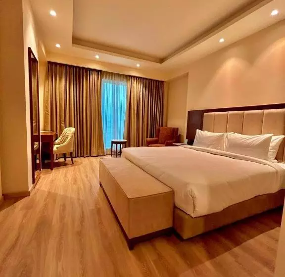 キングサイズベッドのデラックスルーム, Best Western Plus Amritsar