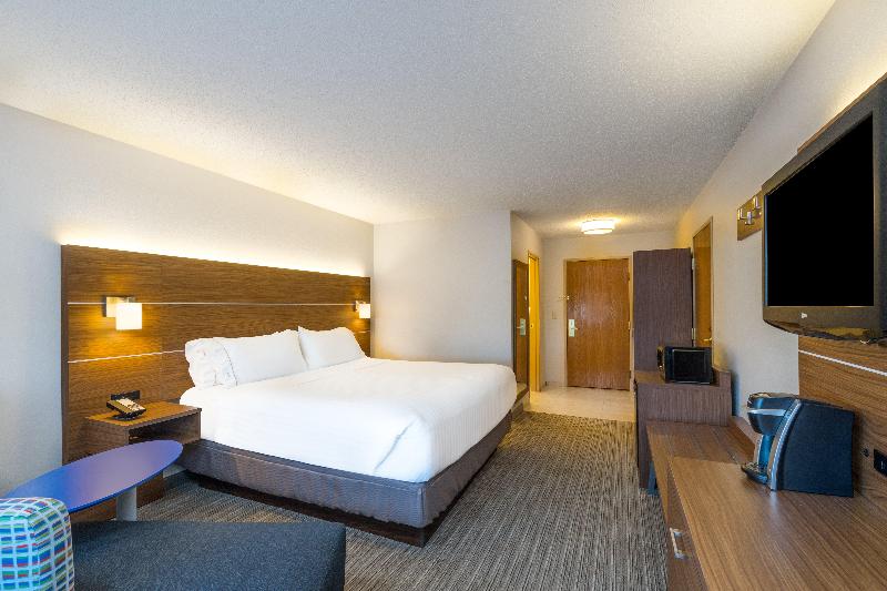带大床的行政房间, Holiday Inn Express Hotel Howe / Sturgis, An Ihg