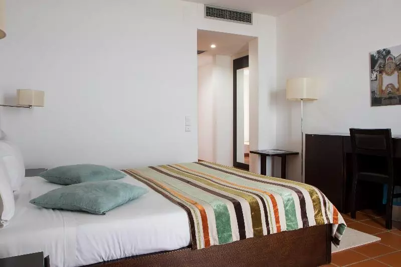キングサイズベッドのスタンダードルーム, Holiday Inn Express Hotel & Suites Muncie By Ihg