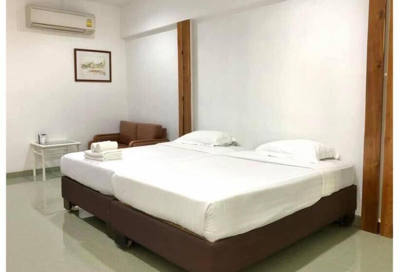 חדר דלוקס, Dad D Resort By Lopburi Inn Resort