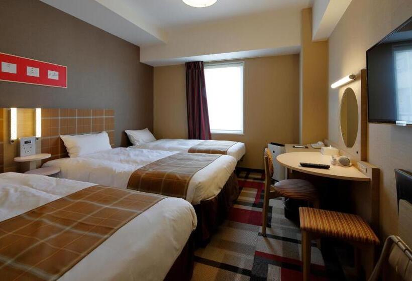 高级三人间, Monte Hermana Kobe Amalie