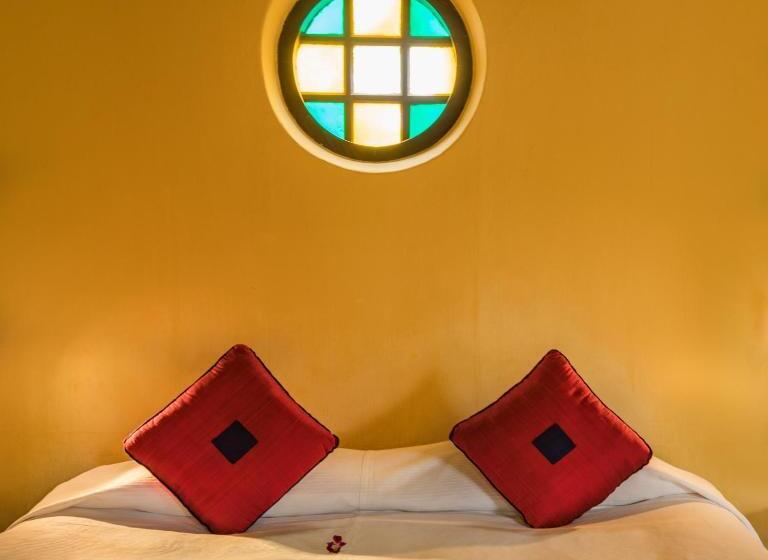 Номер Стандарт Вид на Сад, Old Harbour