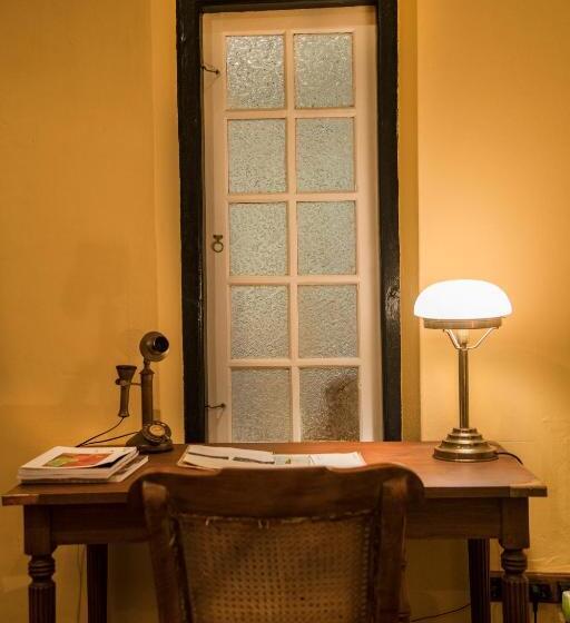 Люкс, Old Harbour