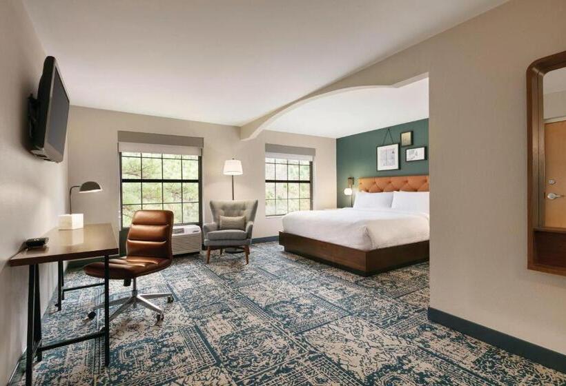 غرفة كلاسيكية سرير كينج, Four Points By Sheraton Raleigh Arena