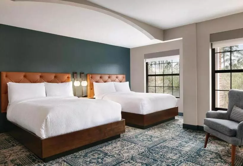 クイーンサイズベッドのクラシックルーム, Four Points By Sheraton Raleigh Arena
