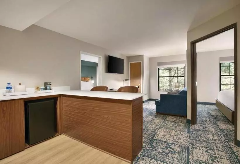 ２ベッドスイートルーム, Four Points By Sheraton Raleigh Arena
