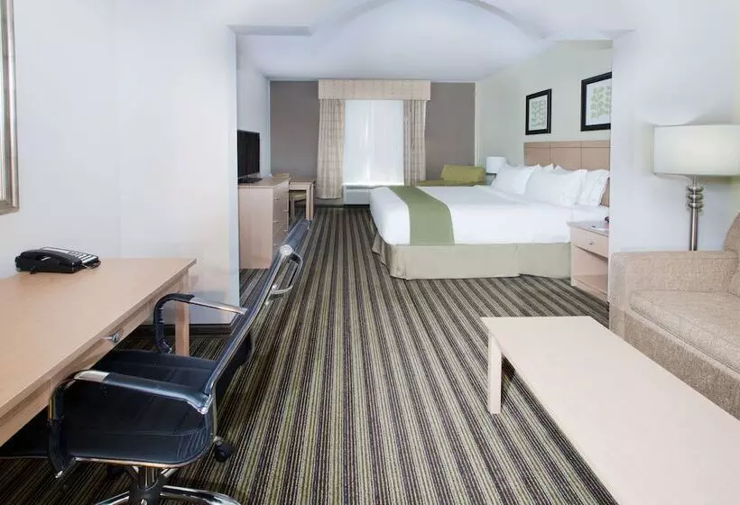 Sviitti, Holiday Inn Express Hotel & Suites Alvarado, An Ihg