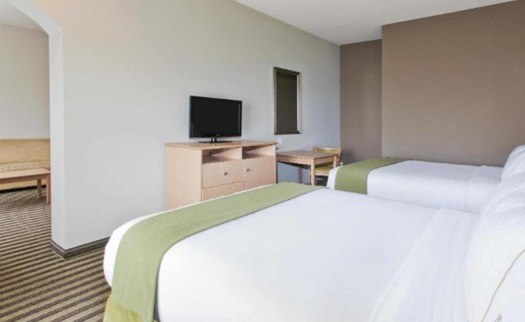 סוויטה אקזקיוטיב, Holiday Inn Express Hotel & Suites Alvarado, An Ihg