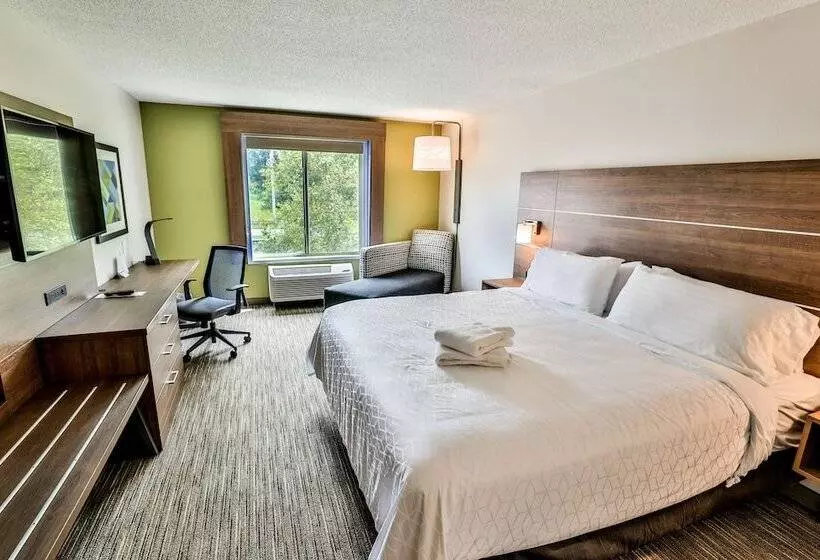 スイート, Holiday Inn Express Hotel & Suites Dickson, An Ihg