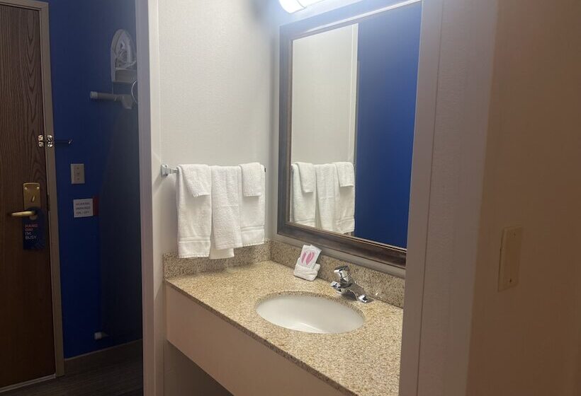 غرفه قياسيه سريرين مزدوجين, Holiday Inn Express Hotel & Suites Sioux Falls At Empire Mall, An Ihg