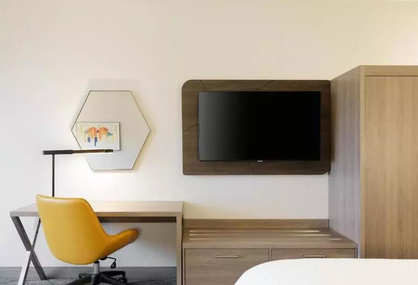 Standard-huone King-vuode, Holiday Inn Express Hotel & Suites Van Wert, An Ihg