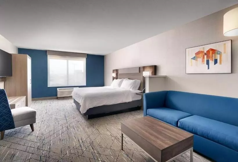 キングサイズベッドのスイートルーム, Holiday Inn Express And Suites Helena, An Ihg